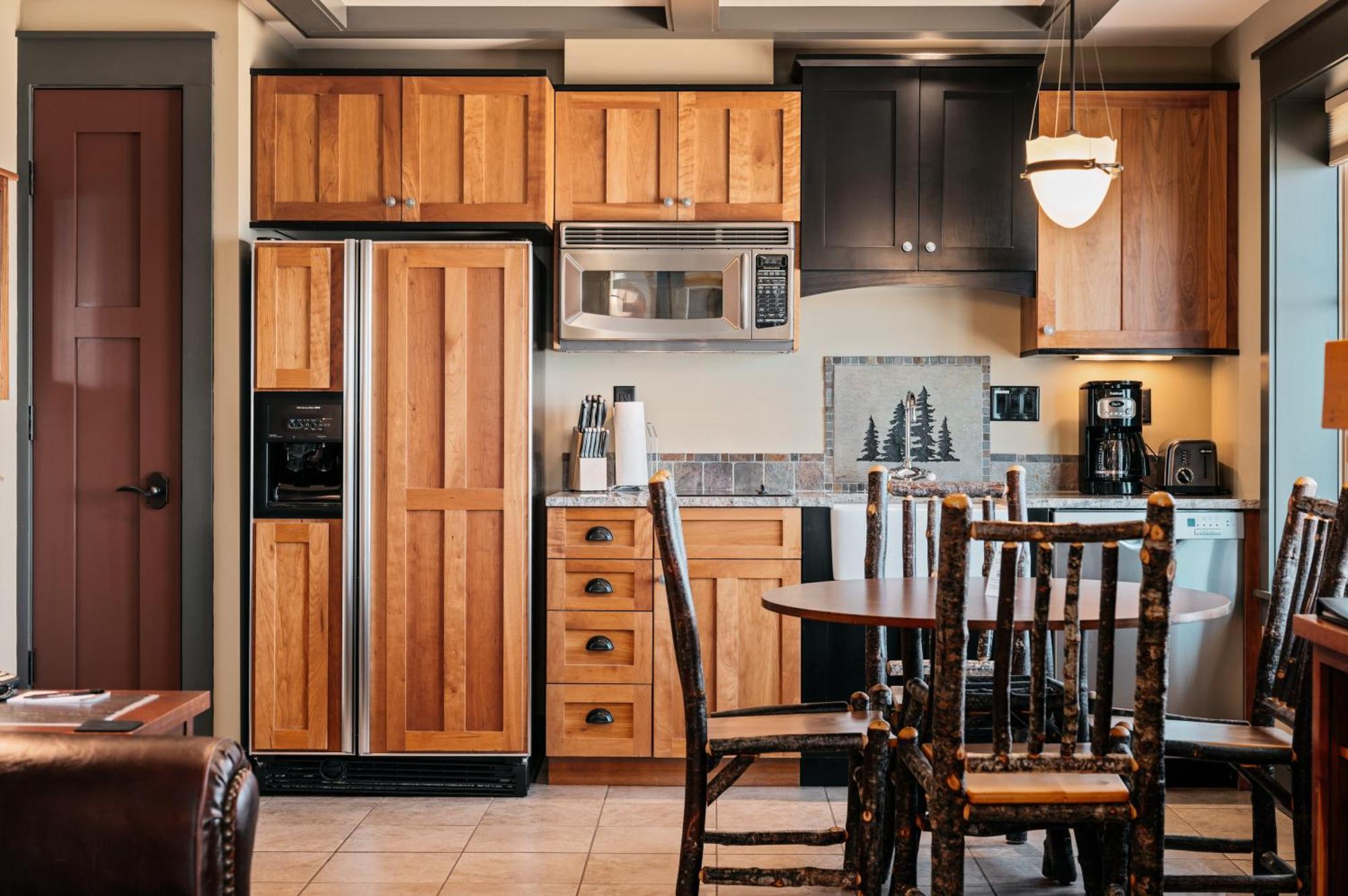 טראוורס סיטי Tamarack Lodge חדר תמונה