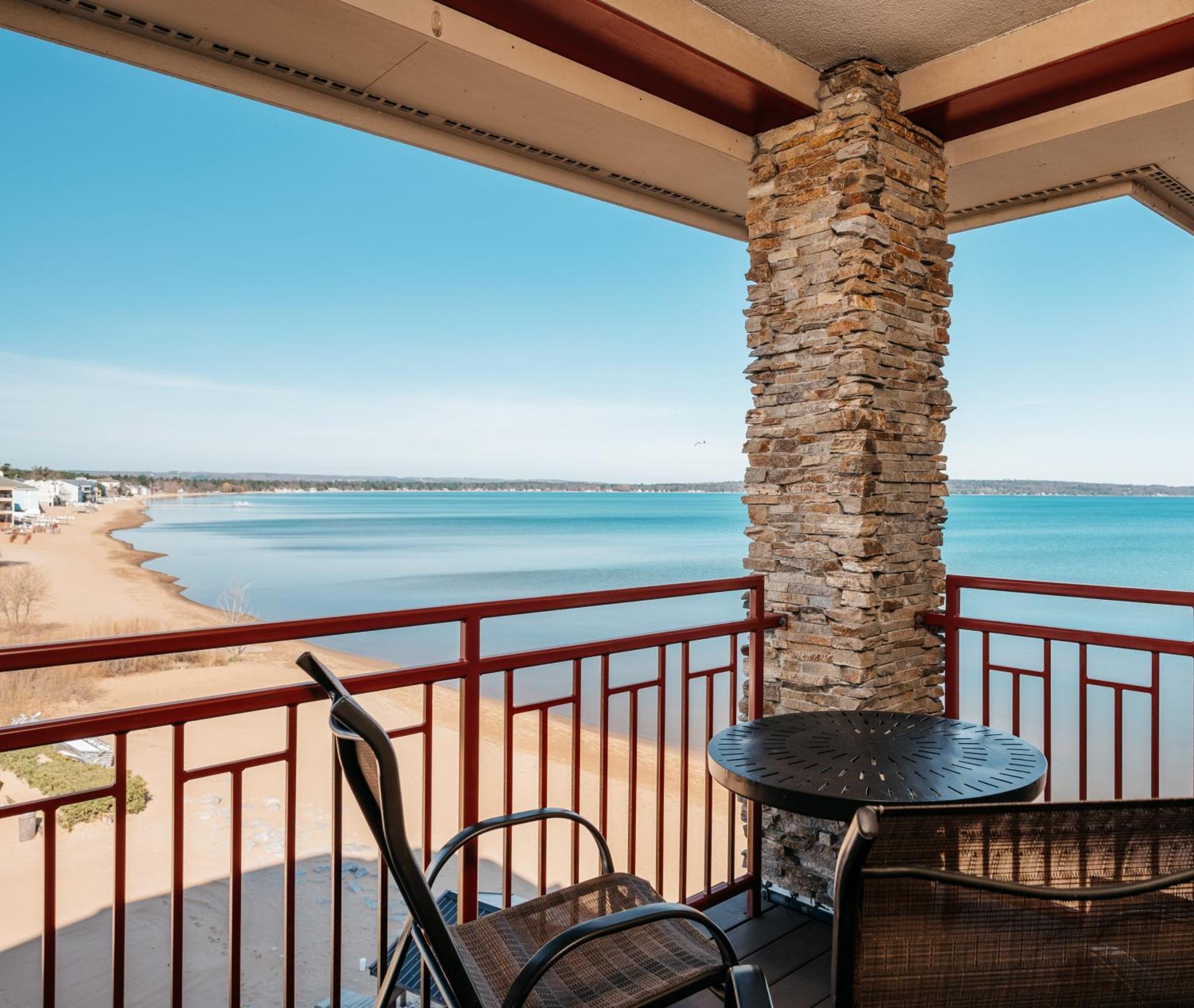 טראוורס סיטי Tamarack Lodge חדר תמונה